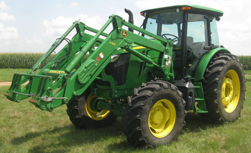 2017 John Deere  6120E MFWD