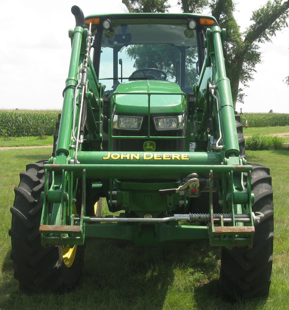 2017 John Deere  6120E MFWD